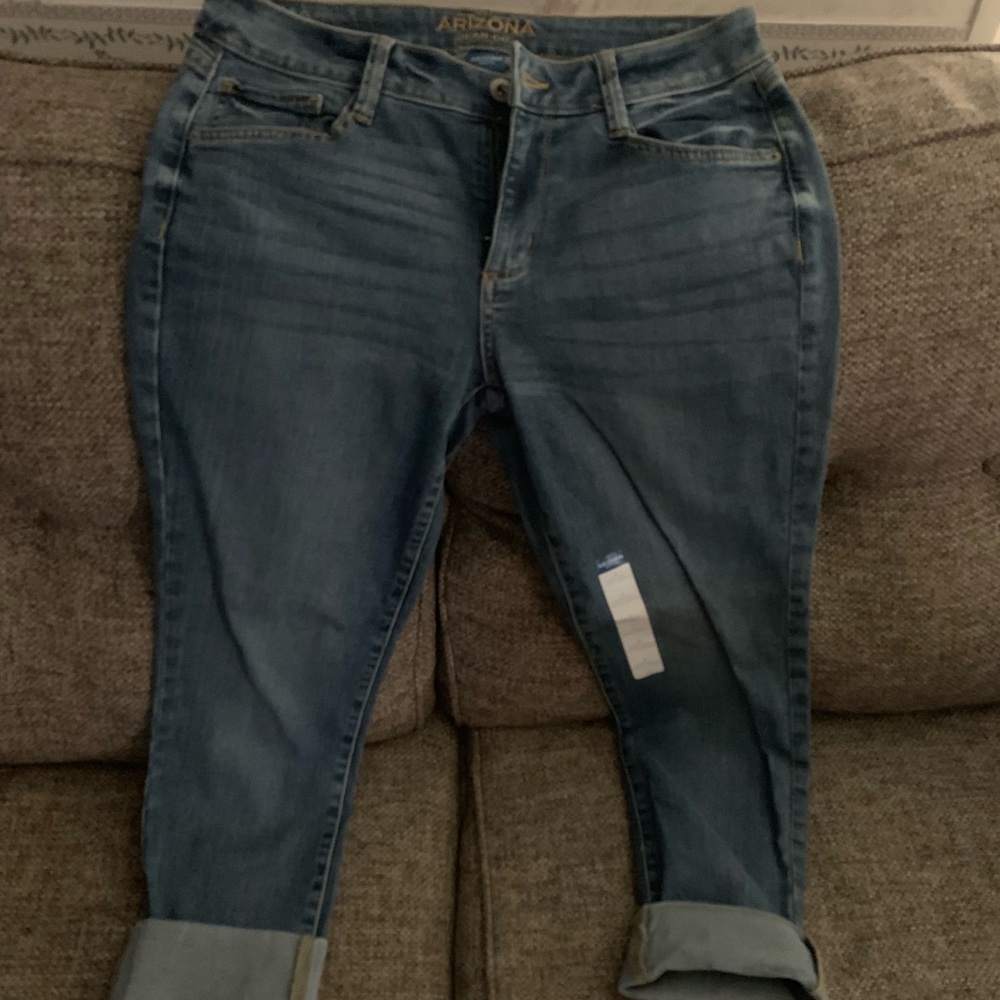 Arizona Jean company Capri pant